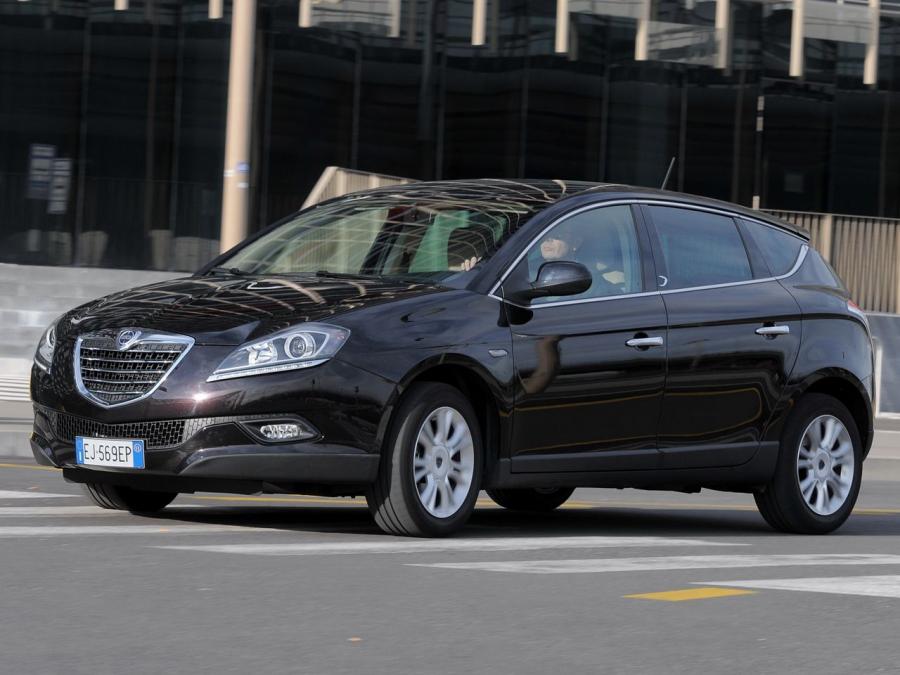  Lancia Delta 2011 года  (фото 10 из 19)